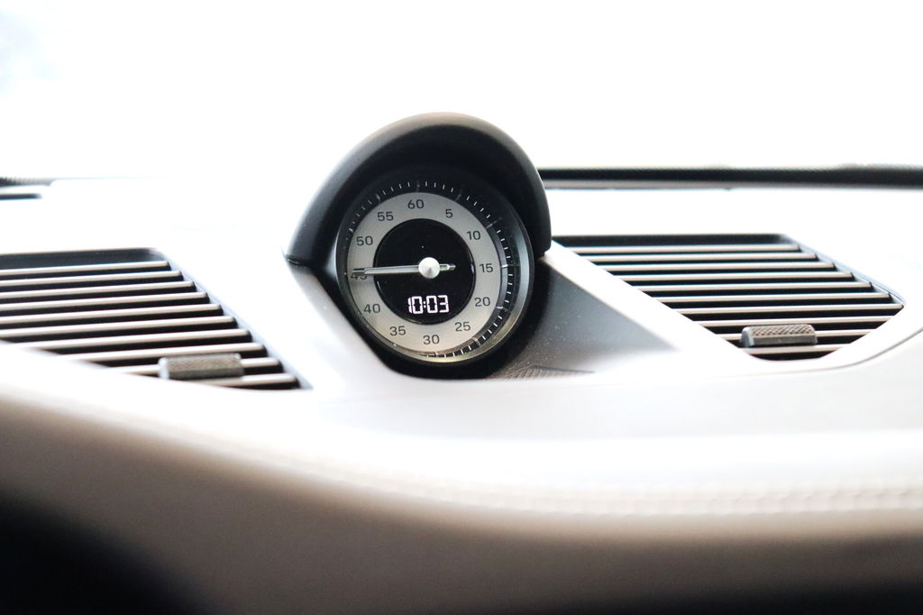 Porsche 992 Carrera 4 GTS