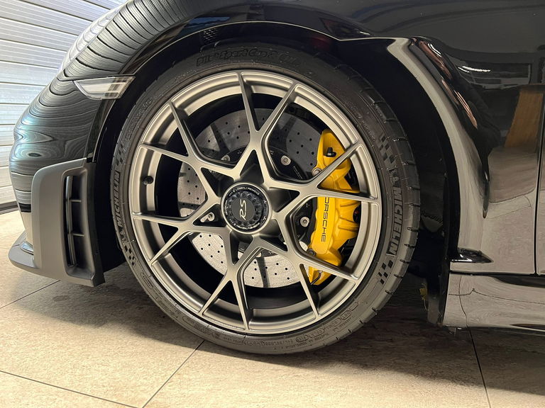 Porsche 718 Cayman GT4 RS