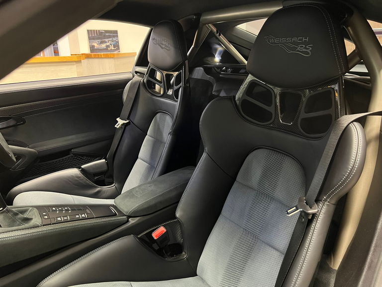 Porsche 718 Cayman GT4 RS