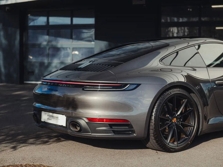 Porsche 992 Carrera