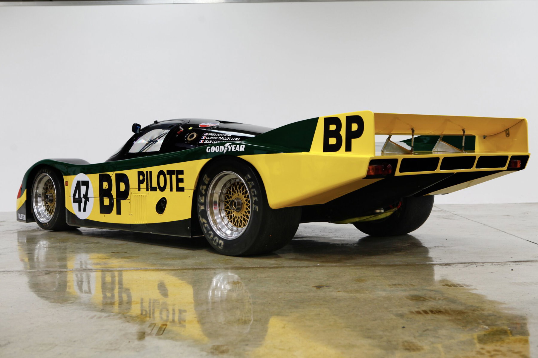 Porsche 956 1983 - elferspot.com - Marketplace for Porsche Sports Cars
