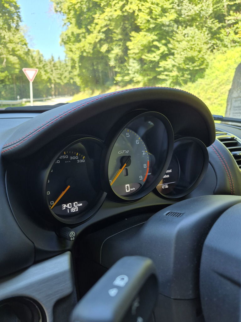 Porsche 981 Cayman GT4