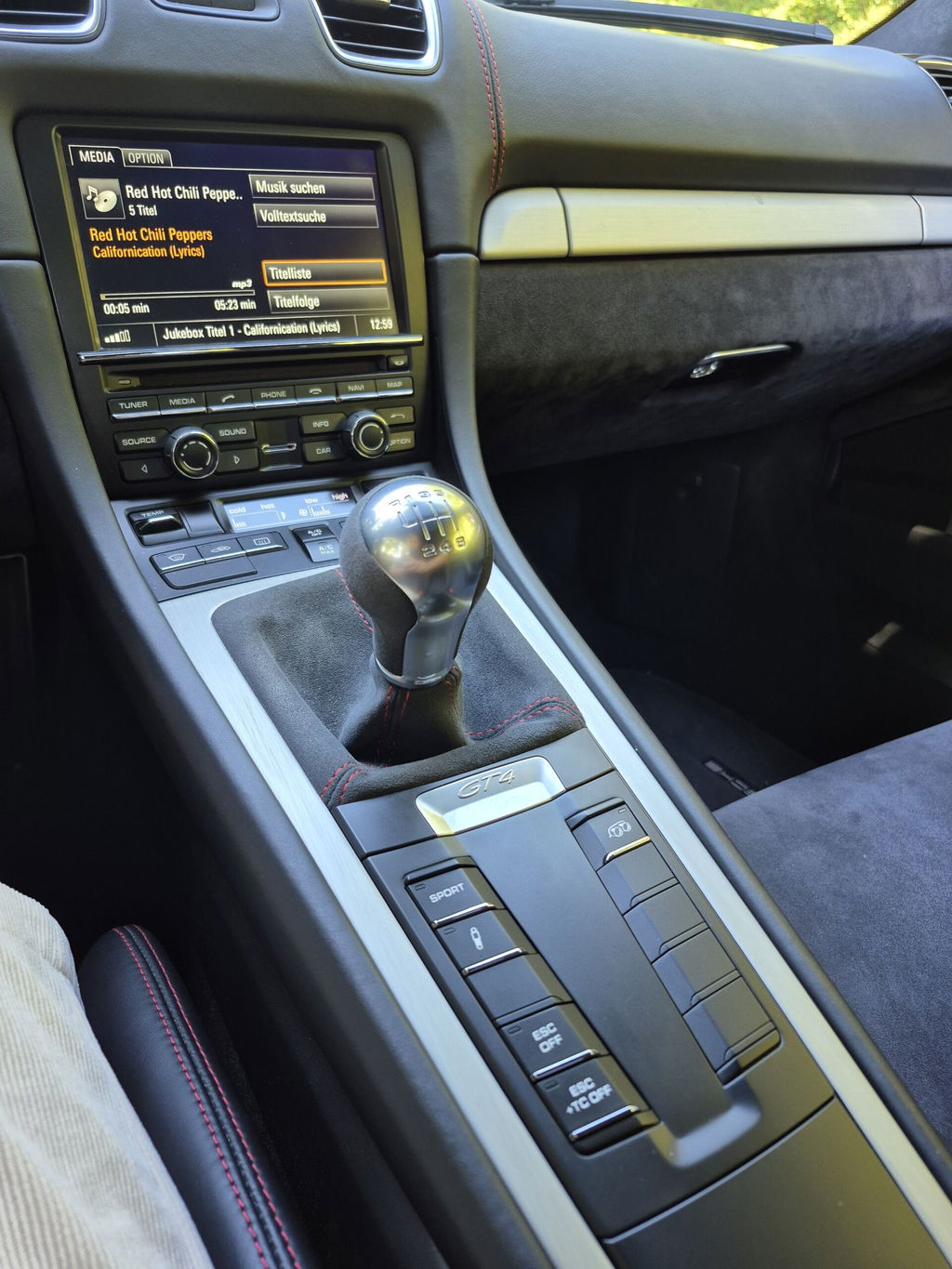 Porsche 981 Cayman GT4