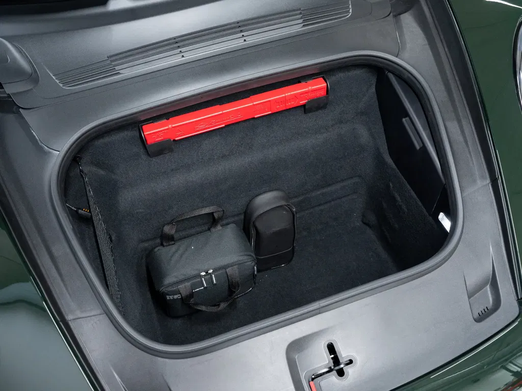 Porsche 992 Sport Classic