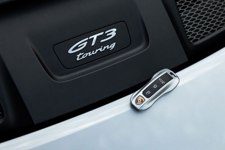 Porsche 992 GT3 Touring