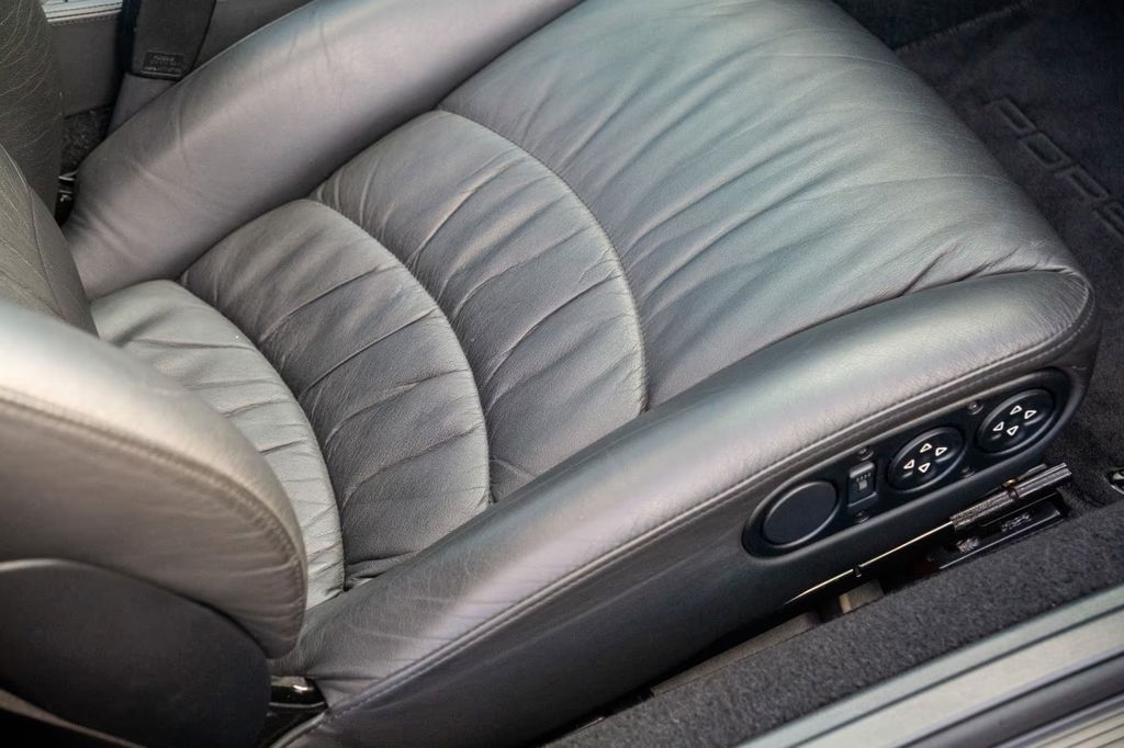 Porsche 993 Carrera 4S