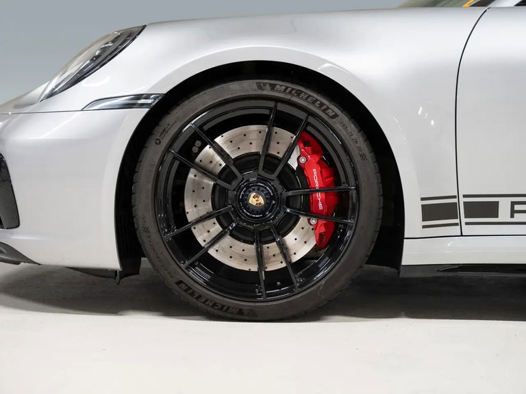 Porsche 992 Carrera GTS