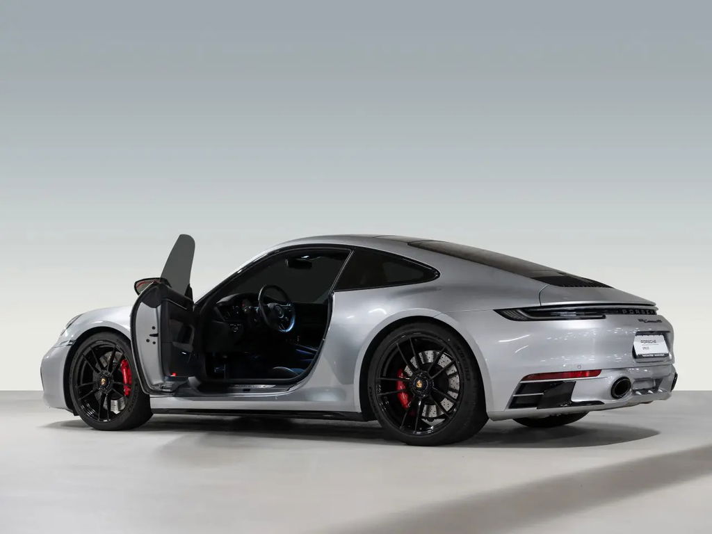 Porsche 992 Carrera GTS