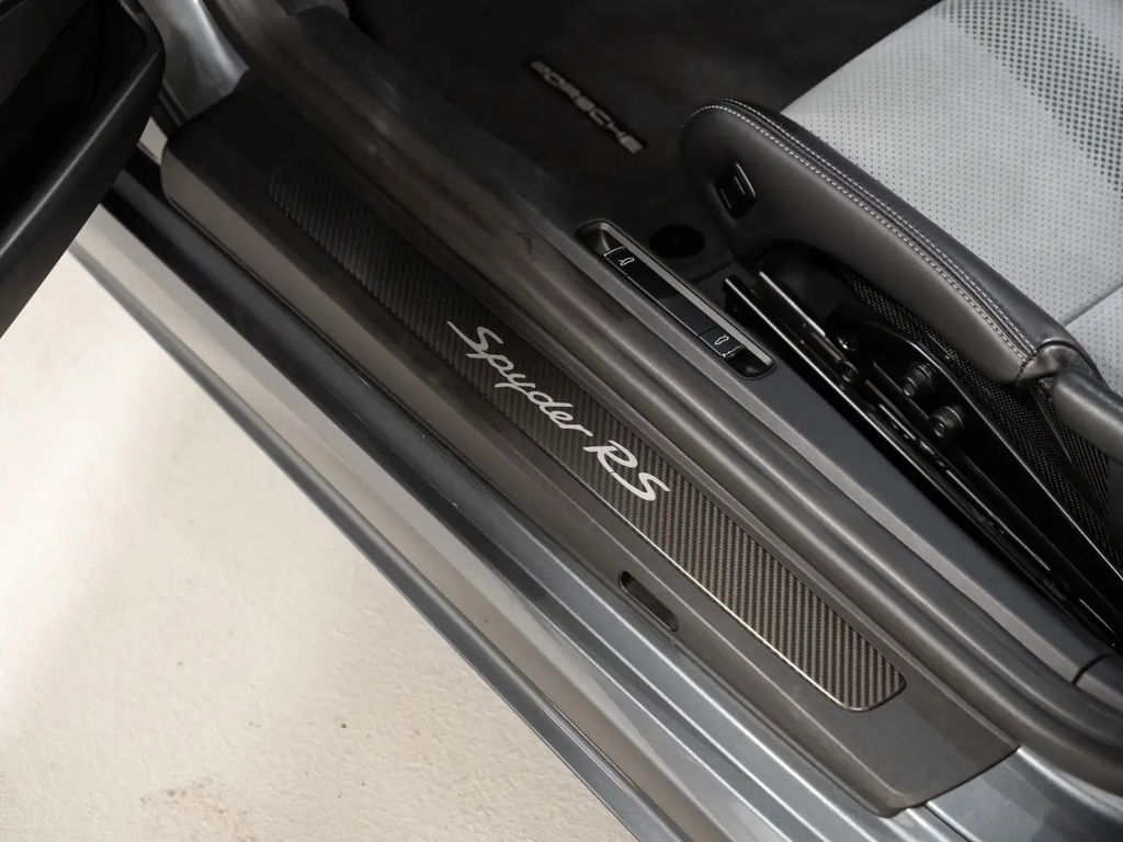 Porsche 718 Spyder RS