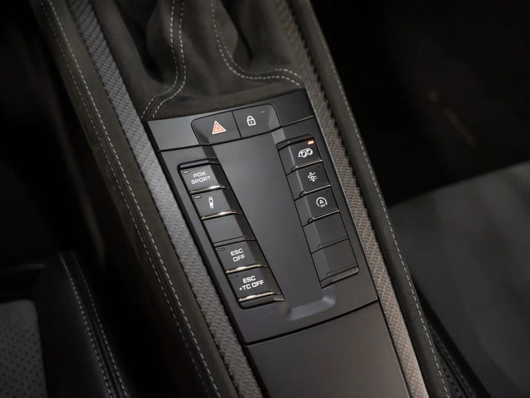 Porsche 718 Spyder RS