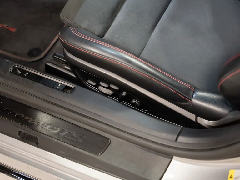 Porsche 992 Carrera GTS