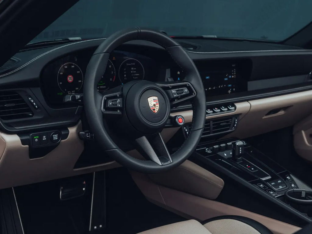 Porsche 992.2 Carrera GTS