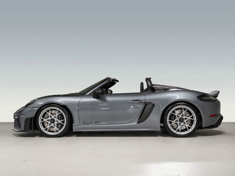 Porsche 718 Spyder RS