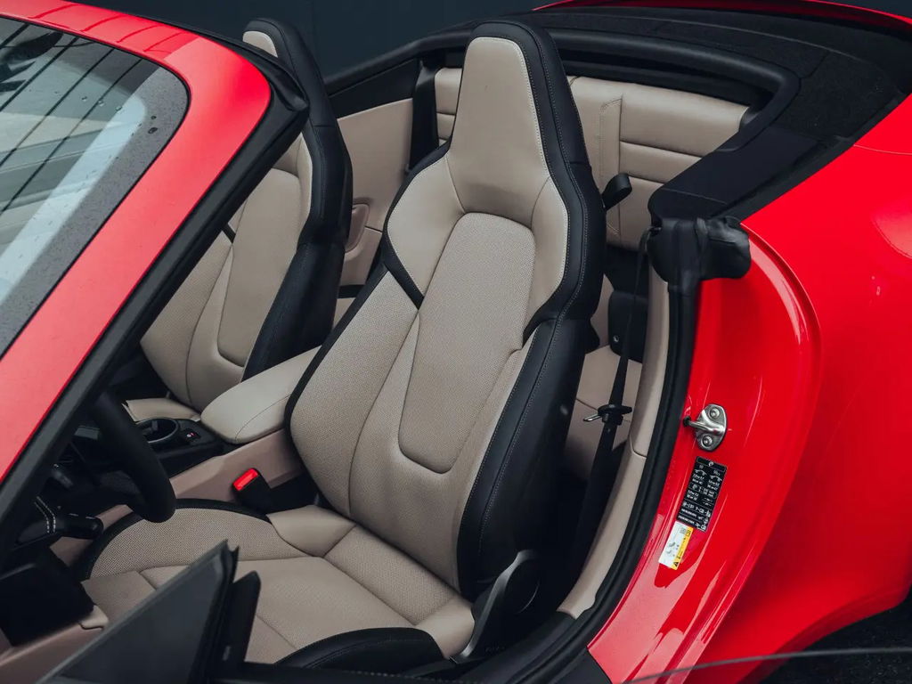 Porsche 992.2 Carrera GTS