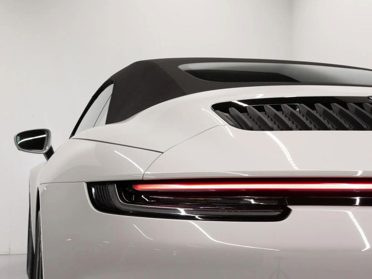 Porsche 992 Carrera GTS