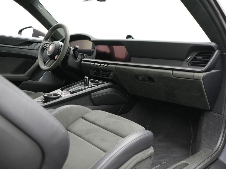 Porsche 992.2 Carrera GTS