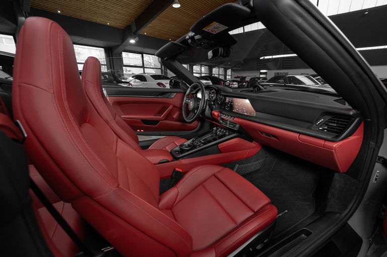 Porsche 992 Carrera GTS