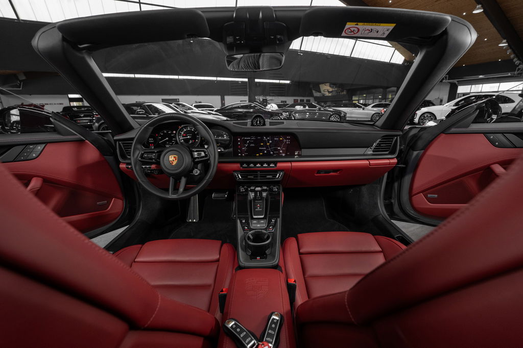 Porsche 992 Carrera GTS