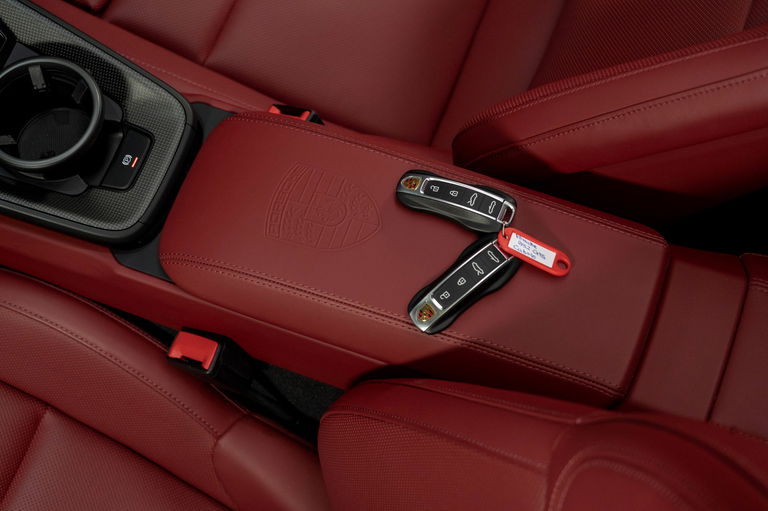 Porsche 992 Carrera GTS