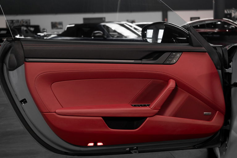 Porsche 992 Carrera GTS