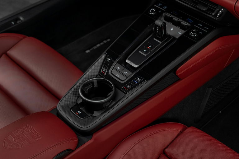 Porsche 992 Carrera GTS