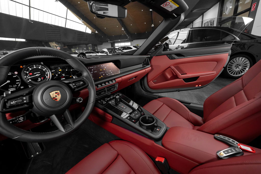 Porsche 992 Carrera GTS