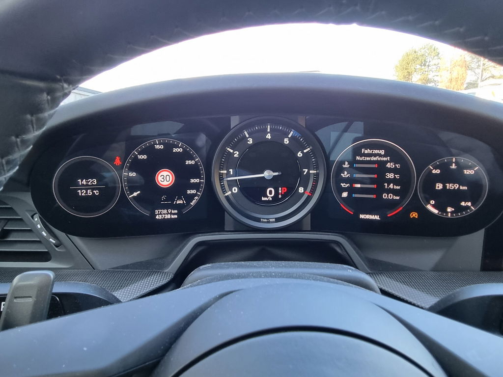 Porsche 992 Carrera 4