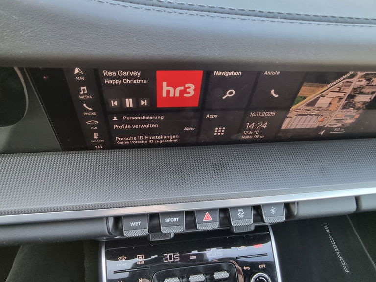 Porsche 992 Carrera 4