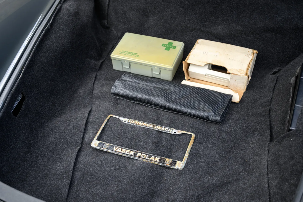 Porsche 911 Carrera (US)