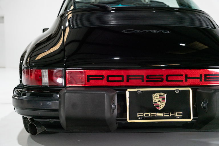 Porsche 911 Carrera 3.2 (US)