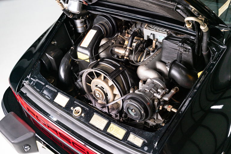 Porsche 911 Carrera 3.2 (US)