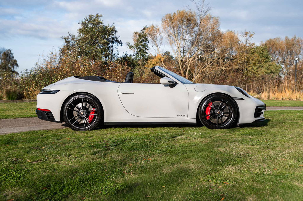 Porsche 992 Carrera GTS