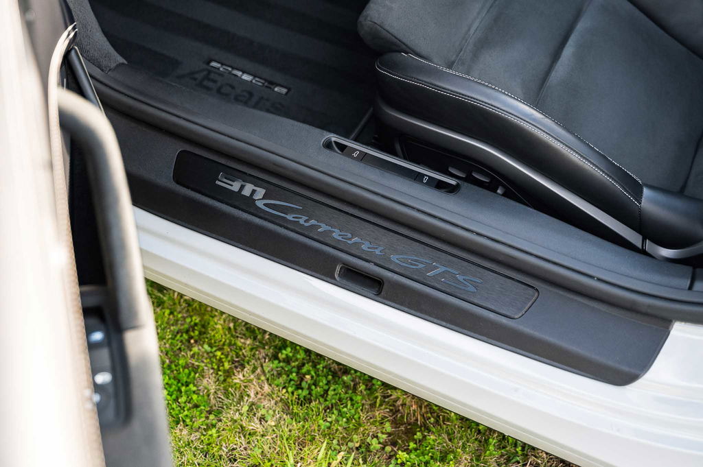 Porsche 992 Carrera GTS