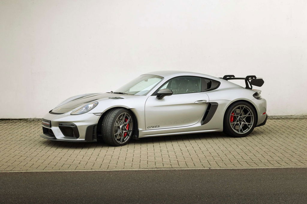 Porsche 718 Cayman GT4 RS