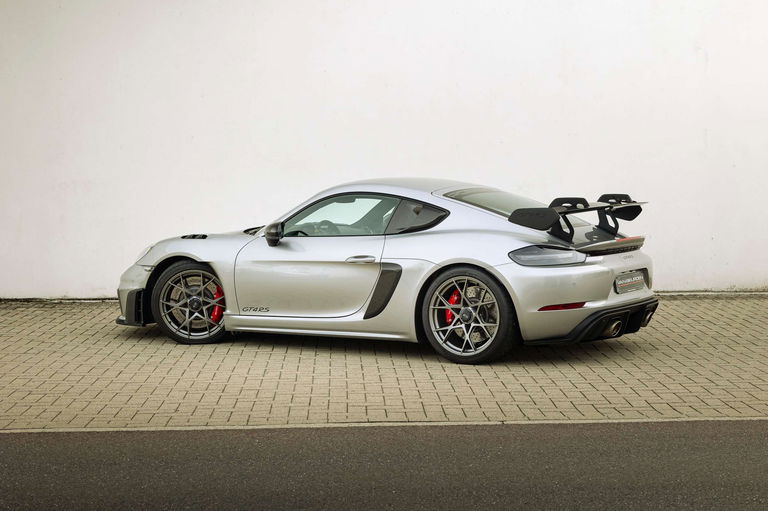 Porsche 718 Cayman GT4 RS