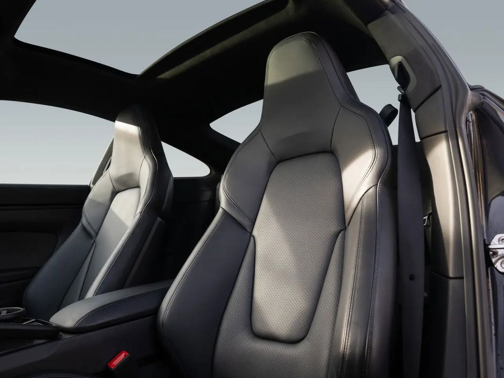 Porsche 992.2 Carrera GTS