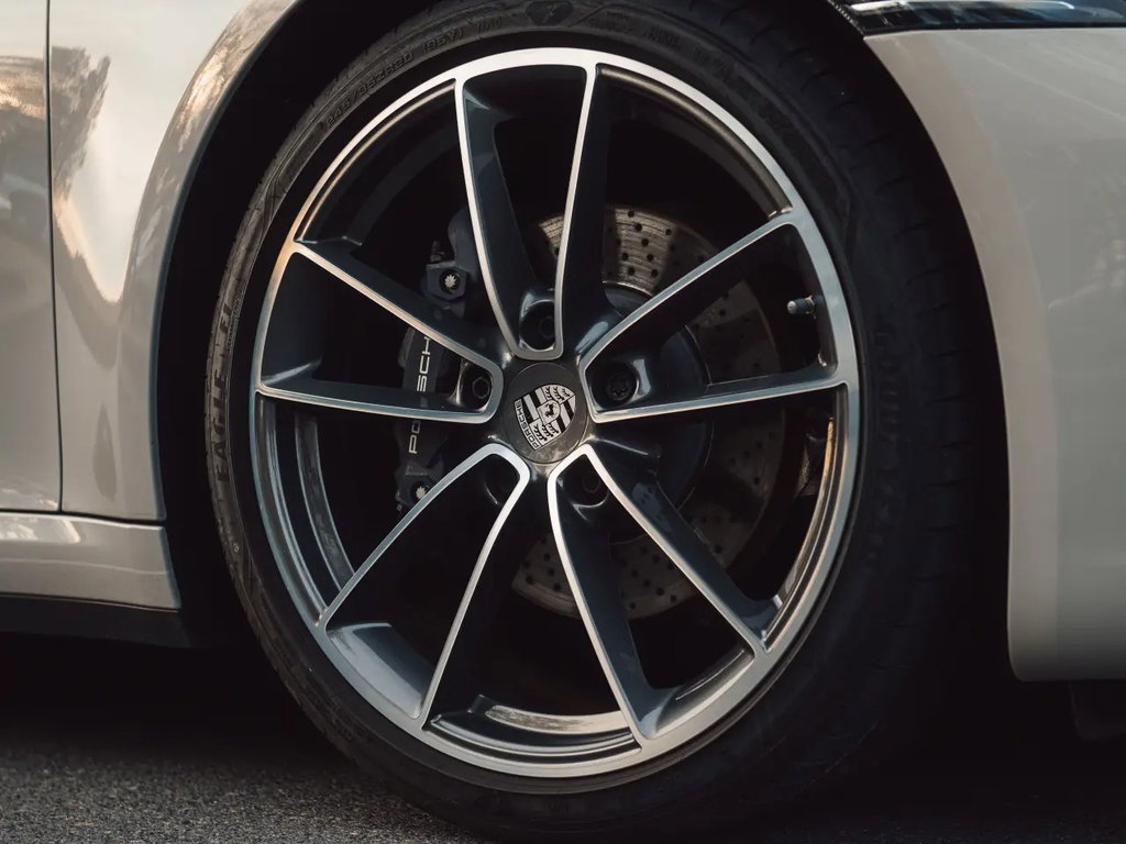 Porsche 992 Carrera