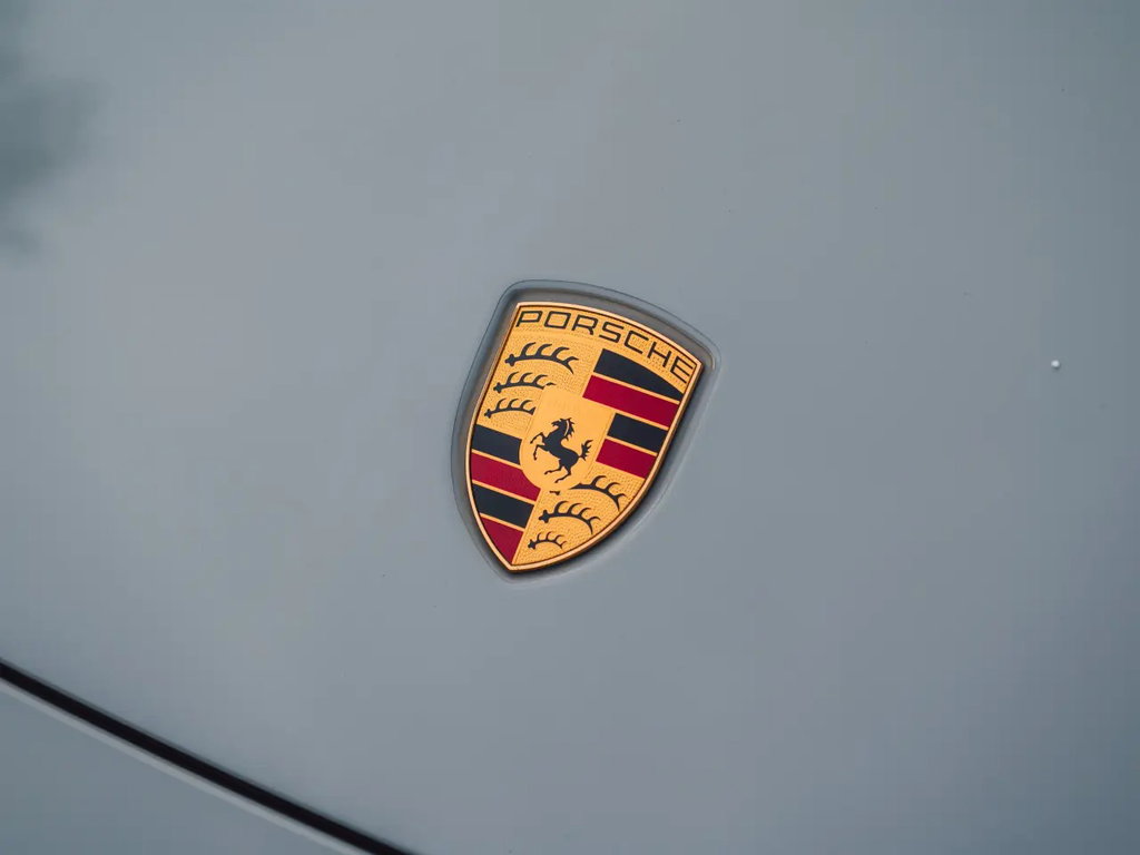 Porsche 992 Carrera