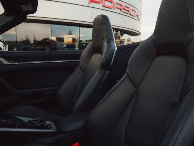 Porsche 992 Carrera