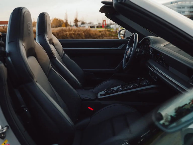 Porsche 992 Carrera