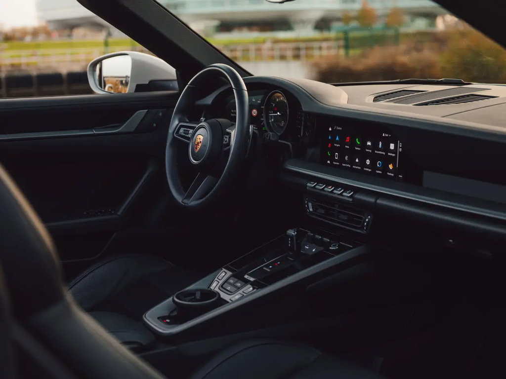Porsche 992 Carrera