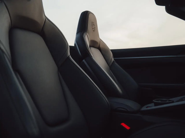 Porsche 992 Carrera