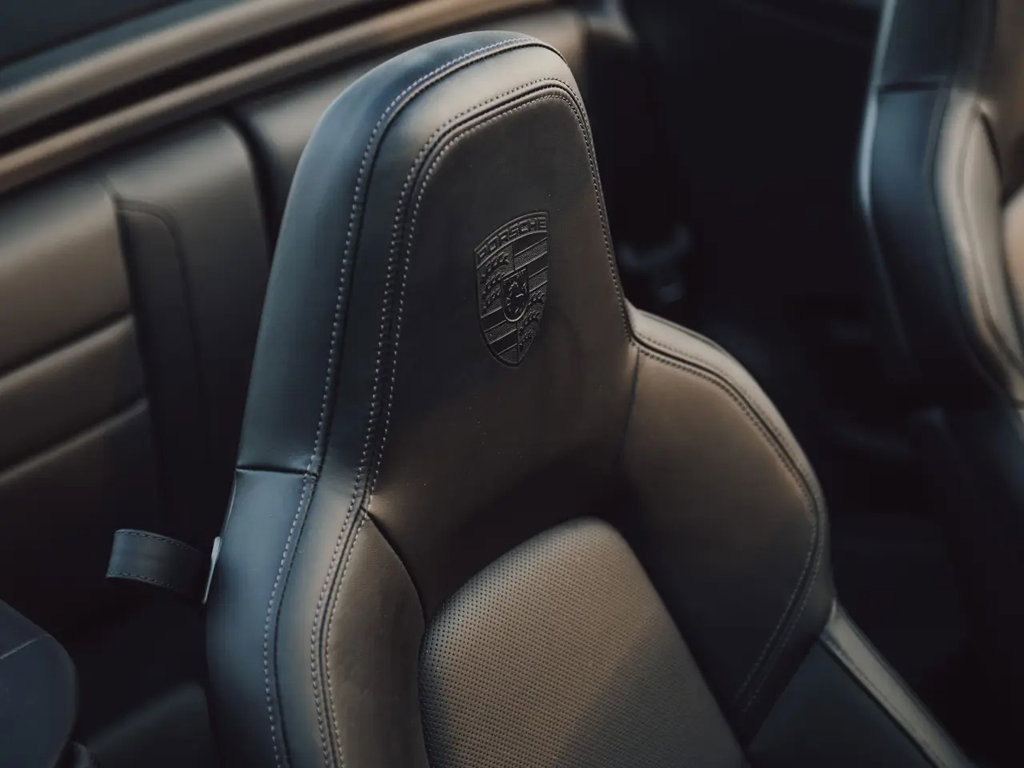 Porsche 992 Carrera