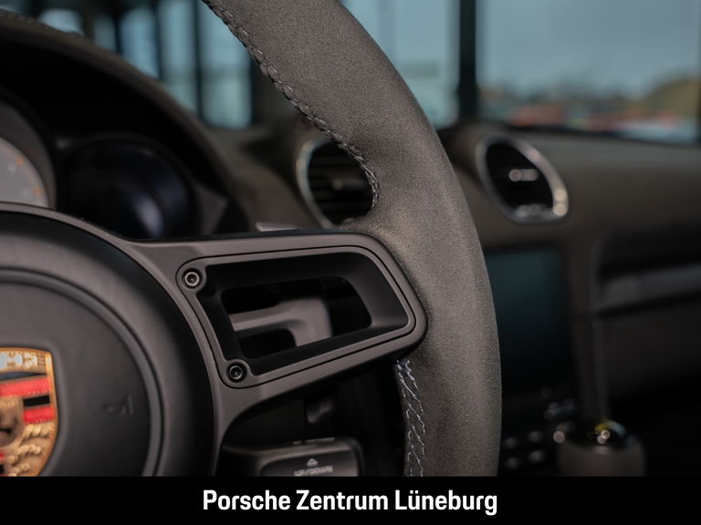 Porsche 718 Cayman GT4 RS