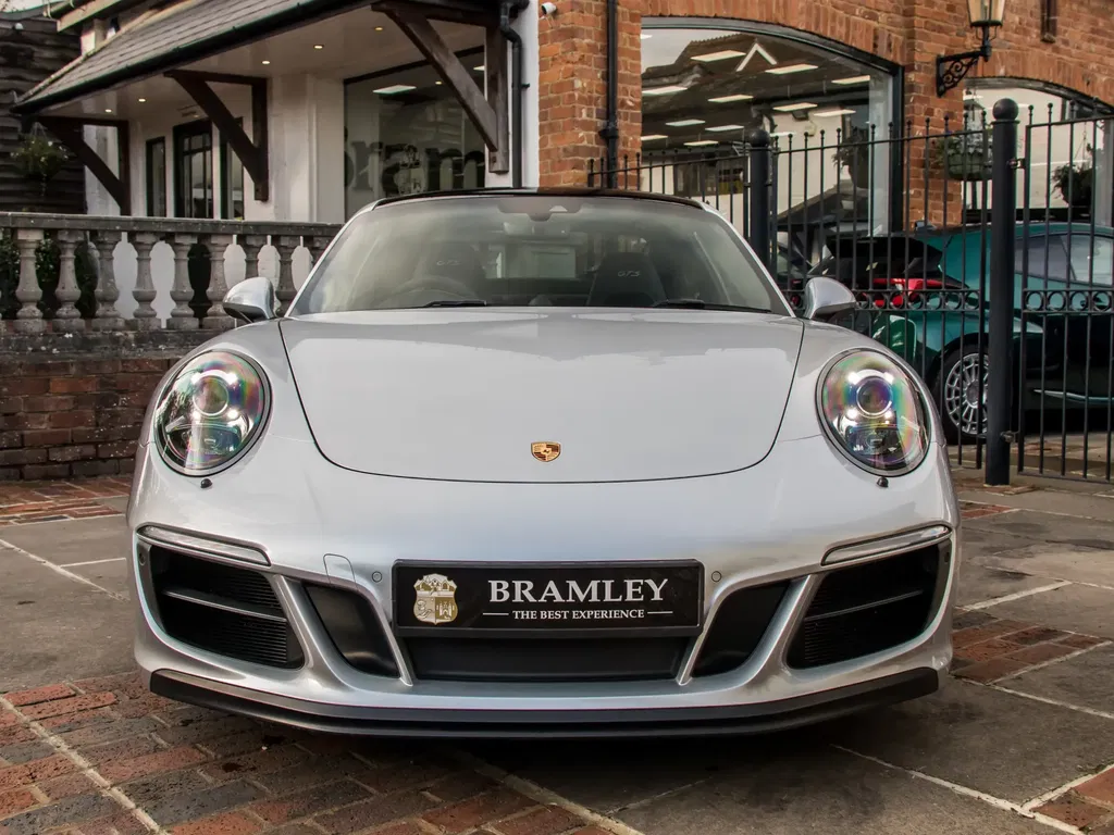 Porsche 991.2 Carrera 4 GTS