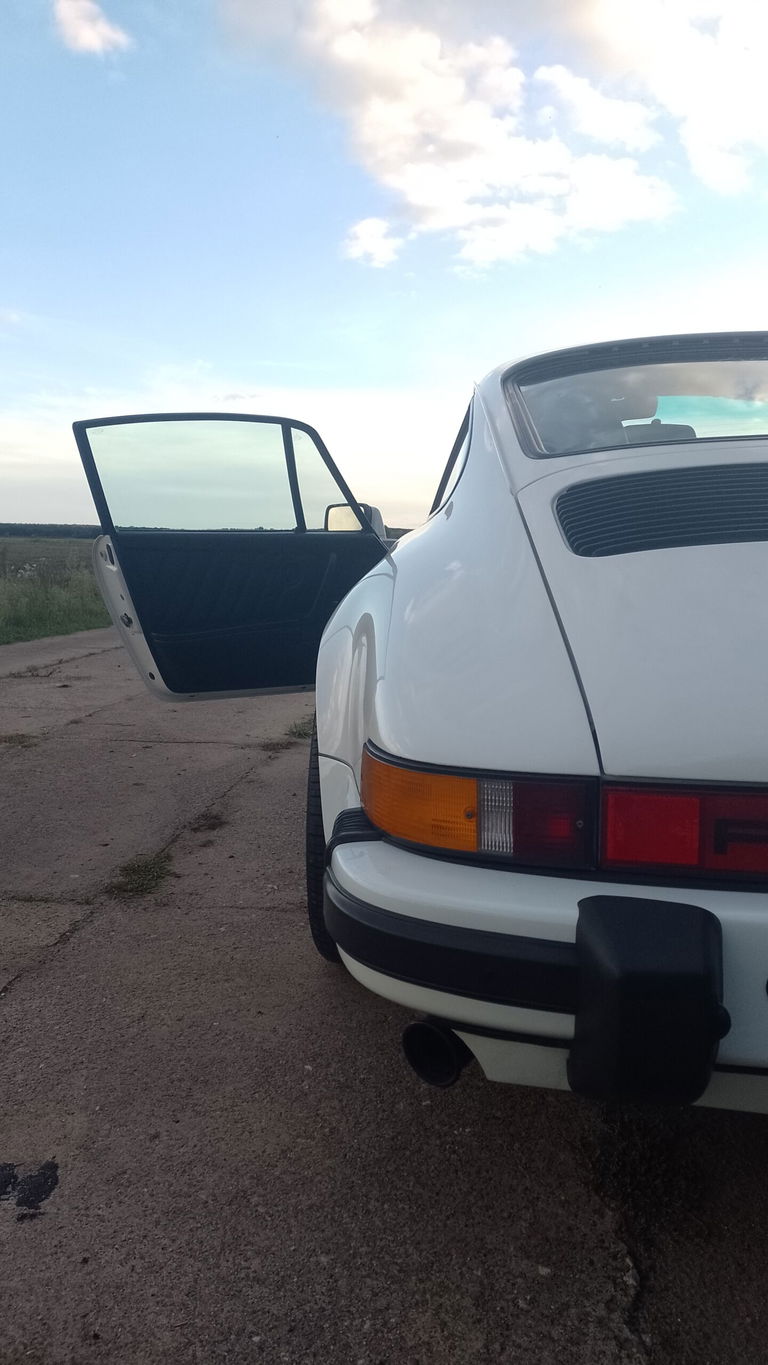 Porsche 911 Carrera 3.2