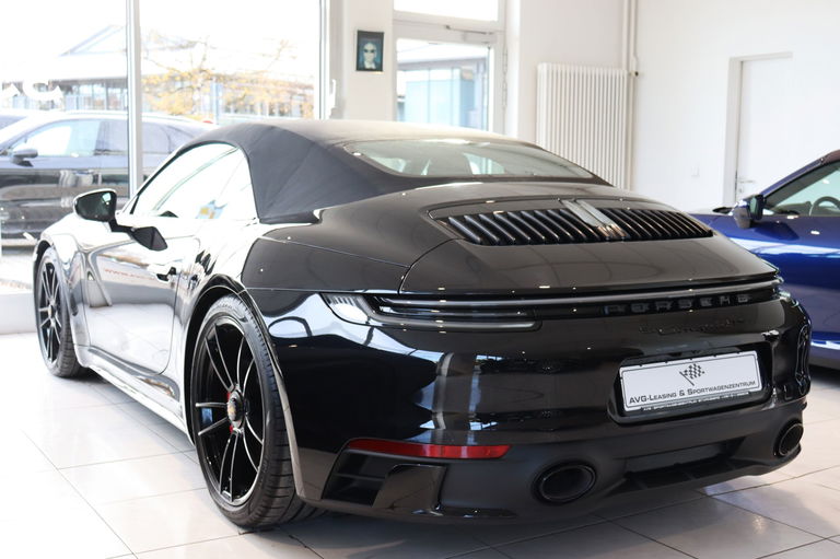 Porsche 992 Carrera 4 GTS