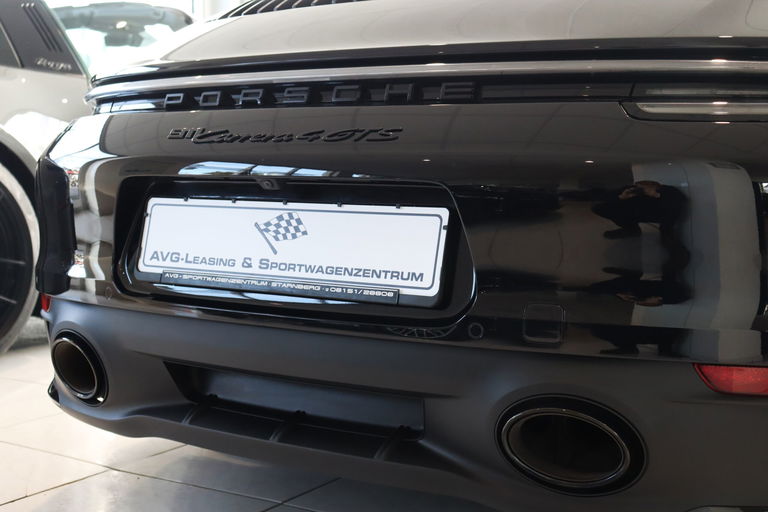 Porsche 992 Carrera 4 GTS