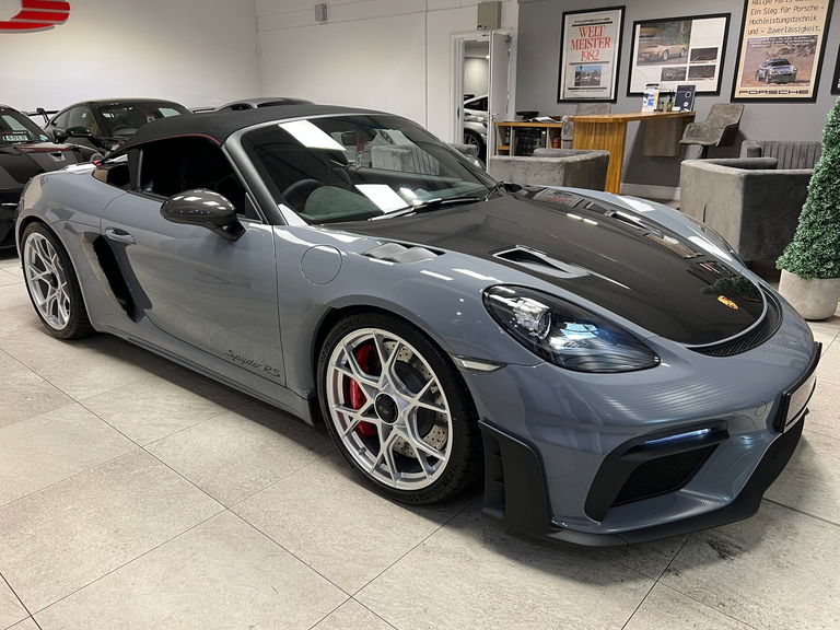 Porsche 718 Spyder RS