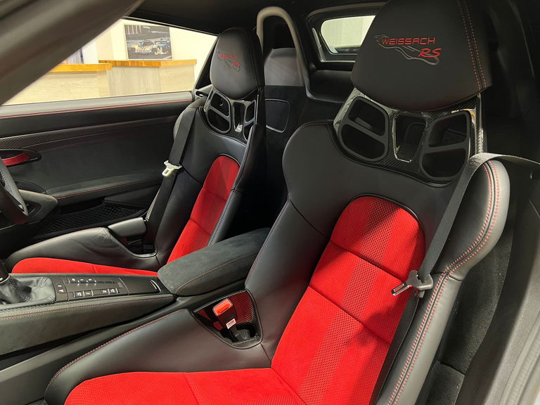 Porsche 718 Spyder RS